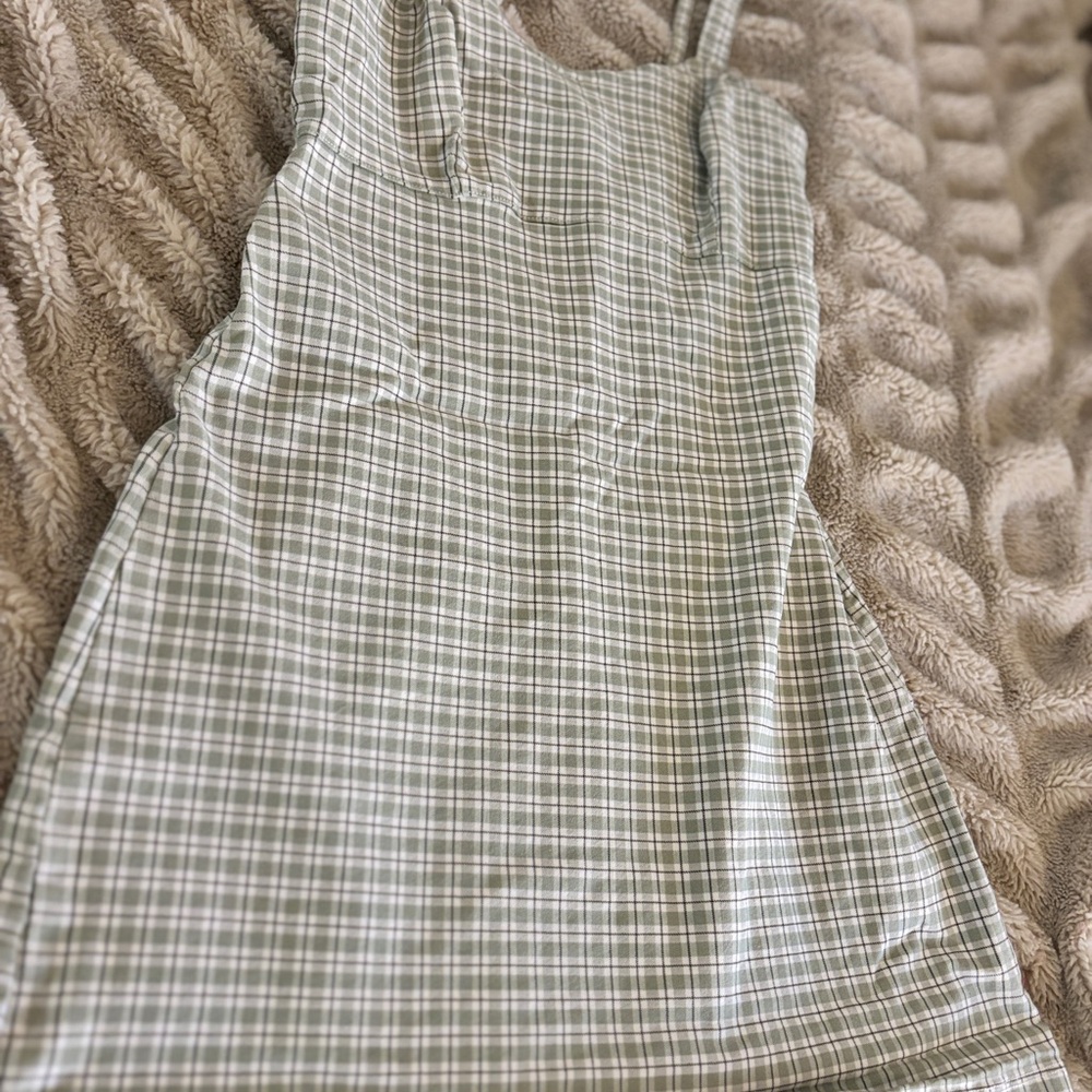 Hollsiter gingham dress 👗